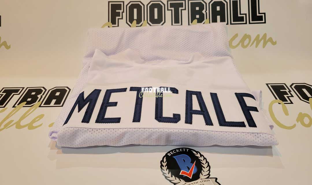 DK Metcalf Signed Seahawks Jersey (Beckett)