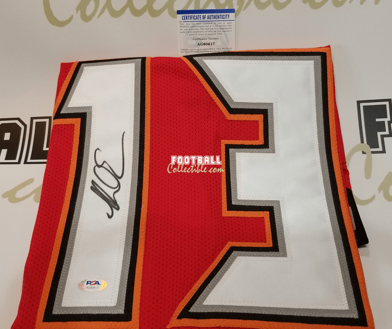 Michael Evan deals signed the jersey